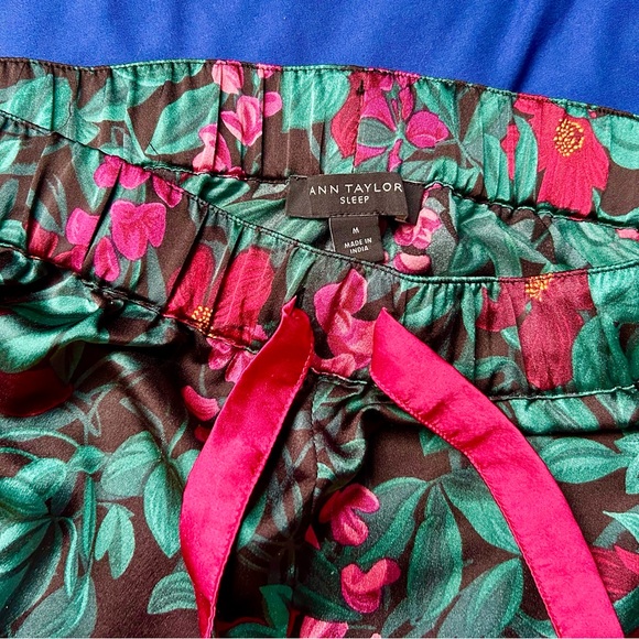 Ann Taylor Dark Green, Pink Tropical Floral Pajama Set, Size M - Picture 11 of 15